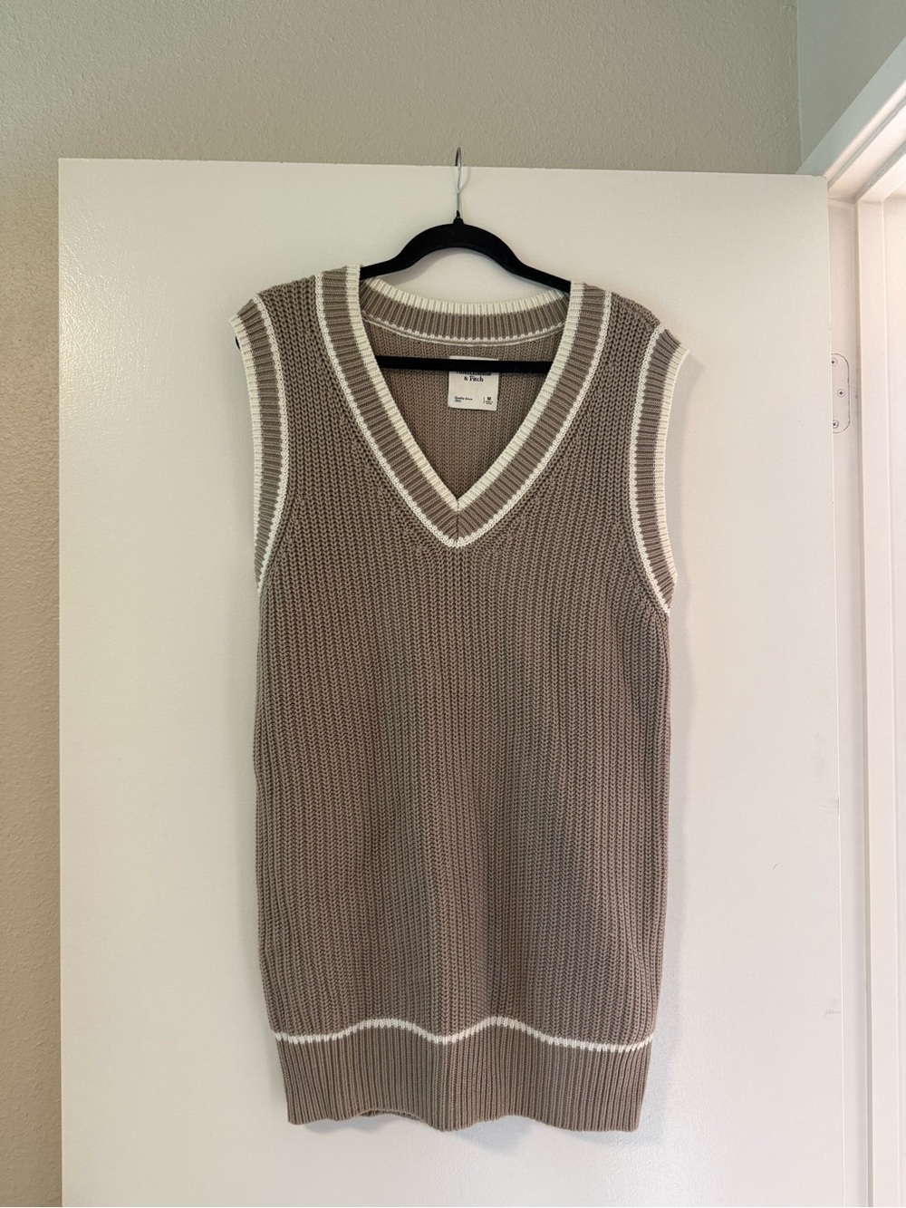 Abercrombie & Fitch Taupe Knit Sleeveless V-Neck Sweater Vest with White Trim